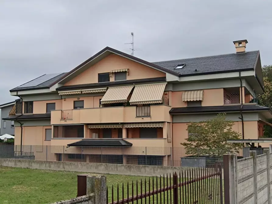 Immagine 1 di Appartamento in vendita  a San Giorgio Su Legnano