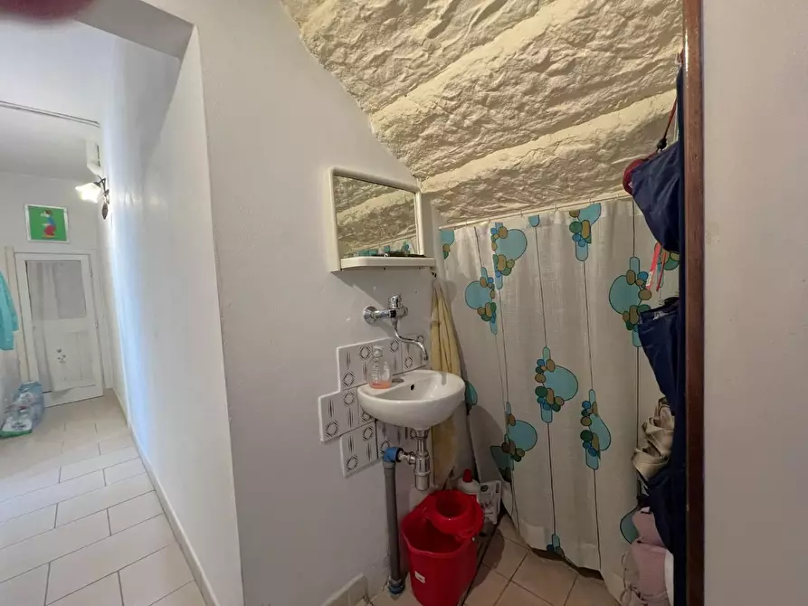 Immagine 34 di Casa indipendente in vendita  a Santa Maria A Monte