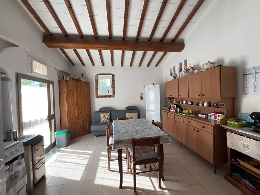 Immagine 18 di Casa indipendente in vendita  a Santa Maria A Monte