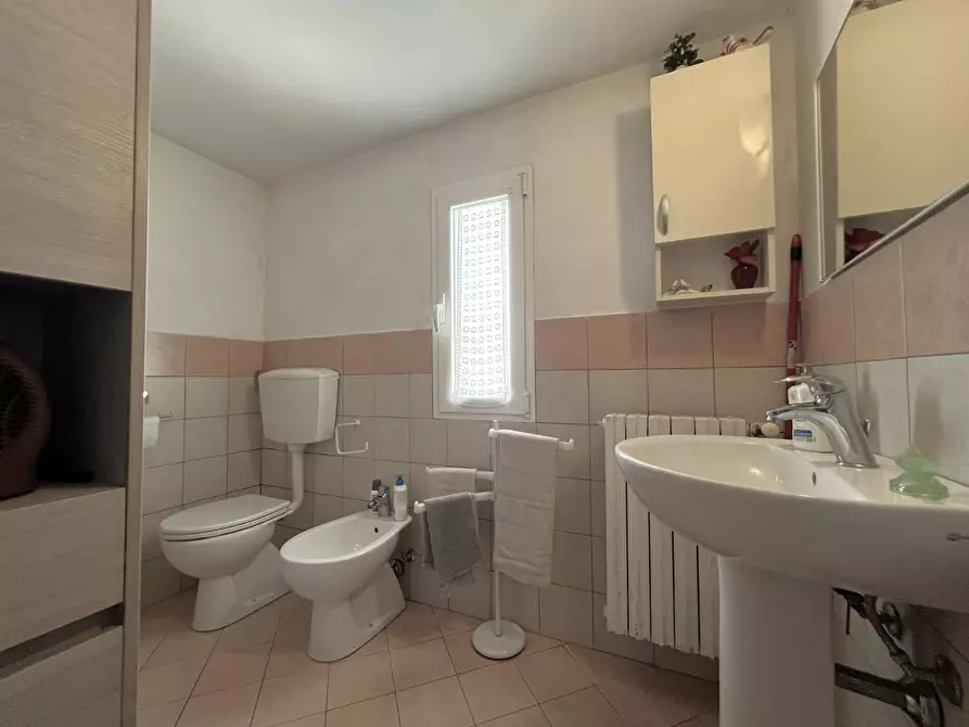 Immagine 38 di Casa indipendente in vendita  a Santa Maria A Monte