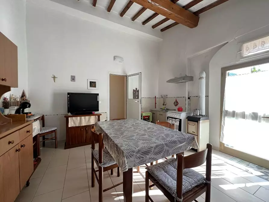 Immagine 36 di Casa indipendente in vendita  a Santa Maria A Monte