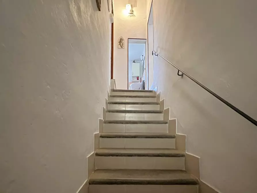 Immagine 10 di Casa indipendente in vendita  a Santa Maria A Monte