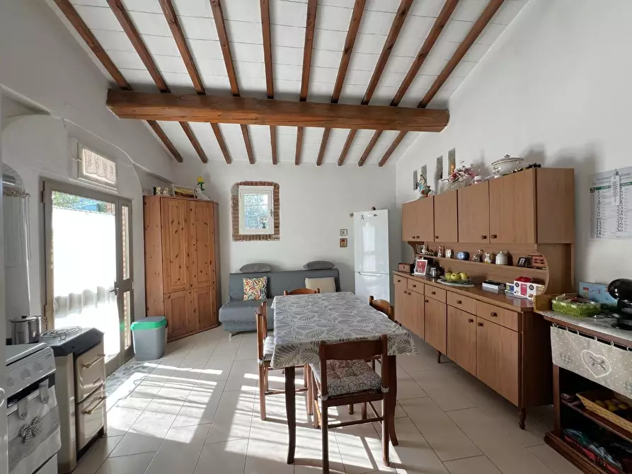 Immagine 35 di Casa indipendente in vendita  a Santa Maria A Monte