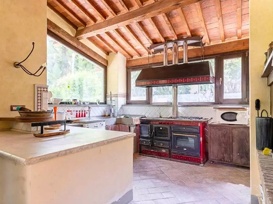 Immagine 14 di Villa in vendita  a Livorno