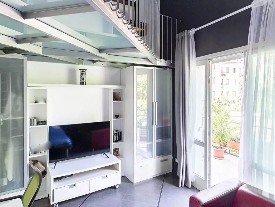 Immagine 10 di Villa in vendita  a Livorno