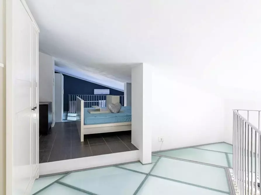 Immagine 9 di Villa in vendita  a Livorno