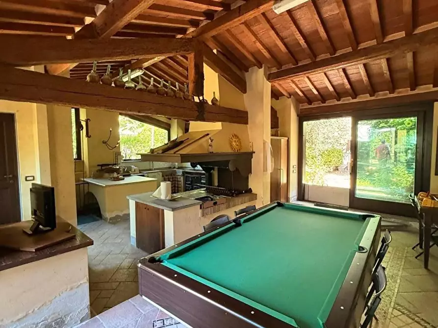 Immagine 2 di Villa in vendita  a Livorno