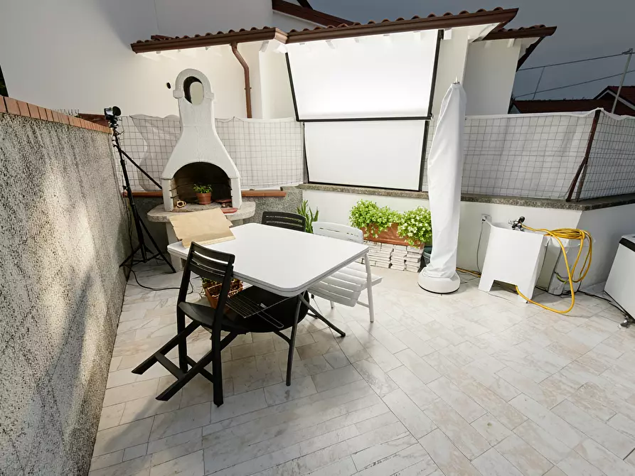 Immagine 1 di Casa indipendente in vendita  a Carrara