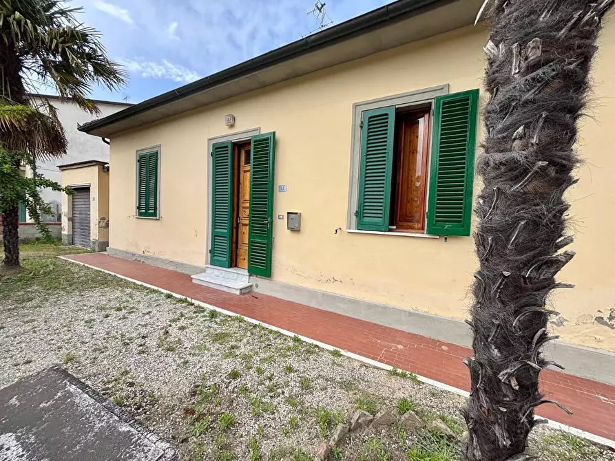 Immagine 2 di Villa in vendita  a San Miniato