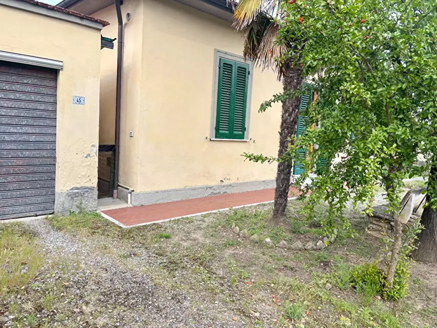 Immagine 25 di Villa in vendita  a San Miniato