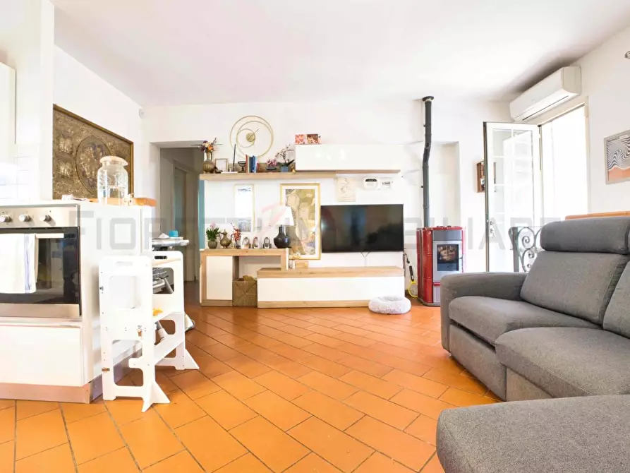 Immagine 5 di Casa indipendente in vendita  a Campiglia Marittima