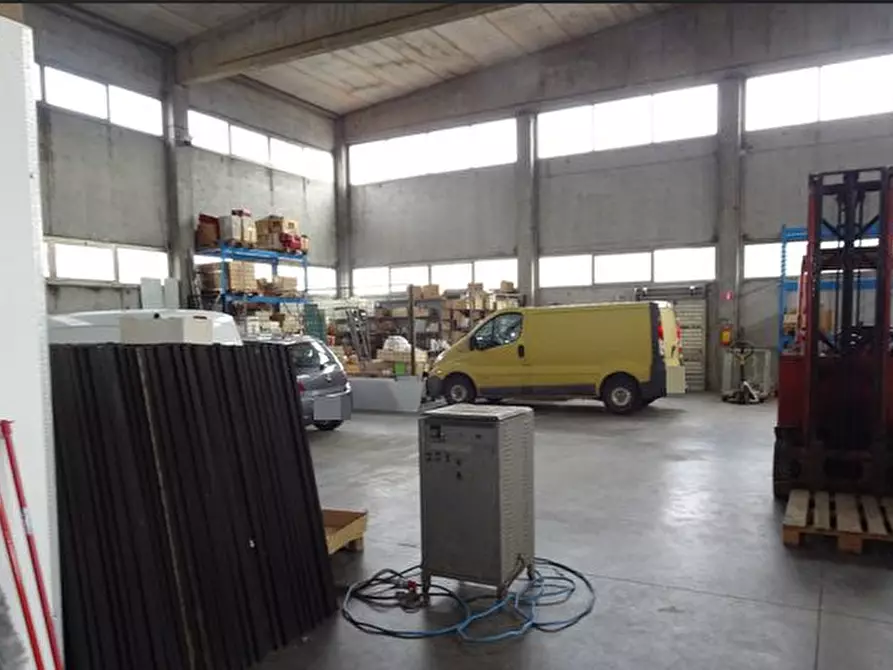 Immagine 5 di Capannone industriale in vendita  a Burolo