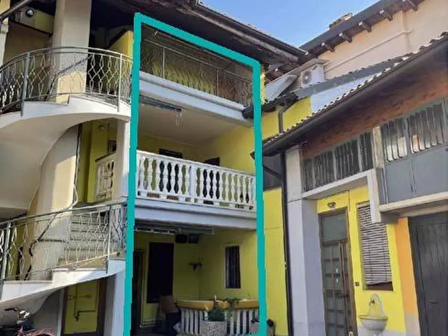 Immagine 1 di Appartamento in vendita  a Cologno Al Serio