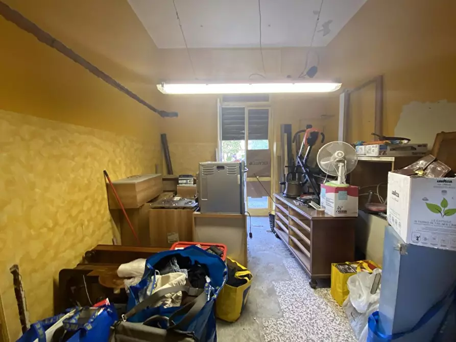 Immagine 5 di Negozio in vendita  a Lesmo