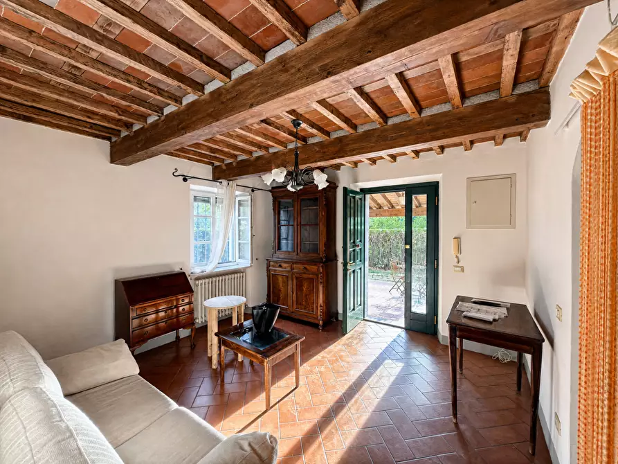 Immagine 2 di Appartamento in affitto  a Lucca