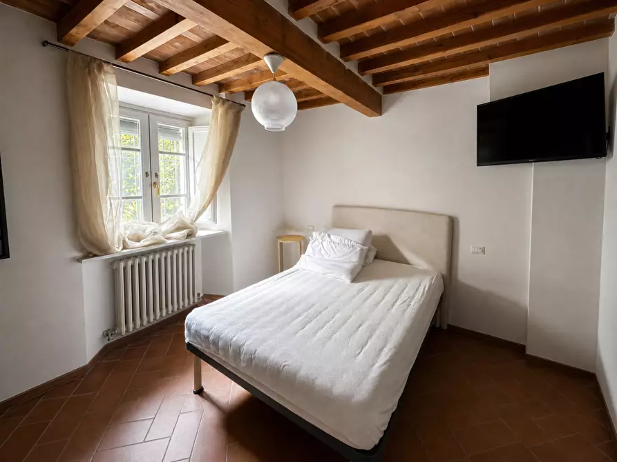 Immagine 11 di Appartamento in affitto  a Lucca