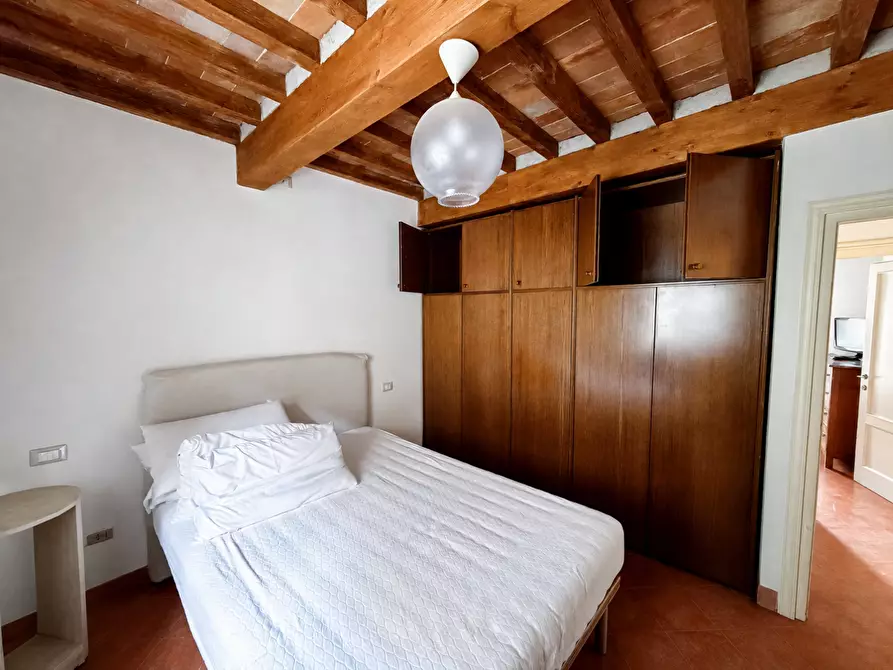 Immagine 10 di Appartamento in affitto  a Lucca