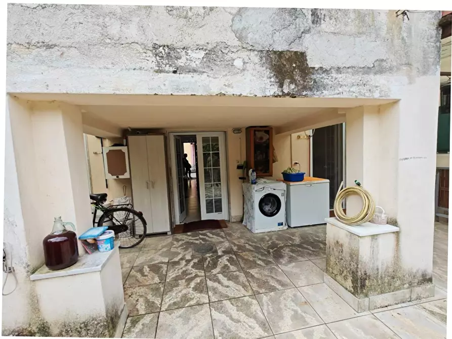 Immagine 45 di Terratetto in vendita  a Carrara