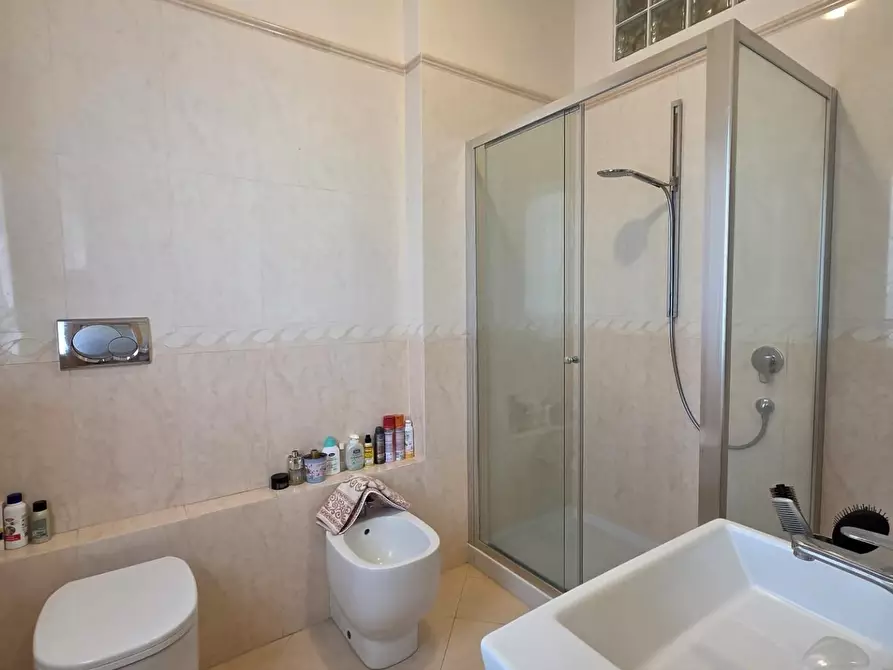 Immagine 17 di Villa in vendita  a Crespina Lorenzana