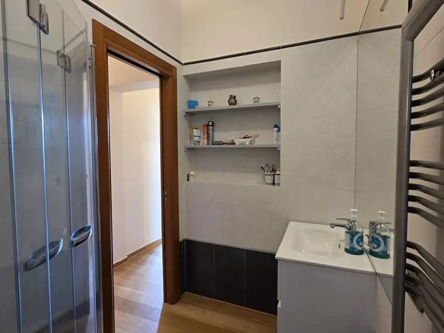 Immagine 21 di Villa in vendita  a Crespina Lorenzana