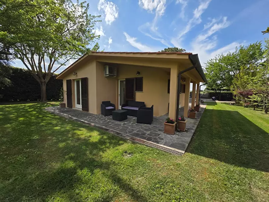Immagine 62 di Villa in vendita  a Crespina Lorenzana
