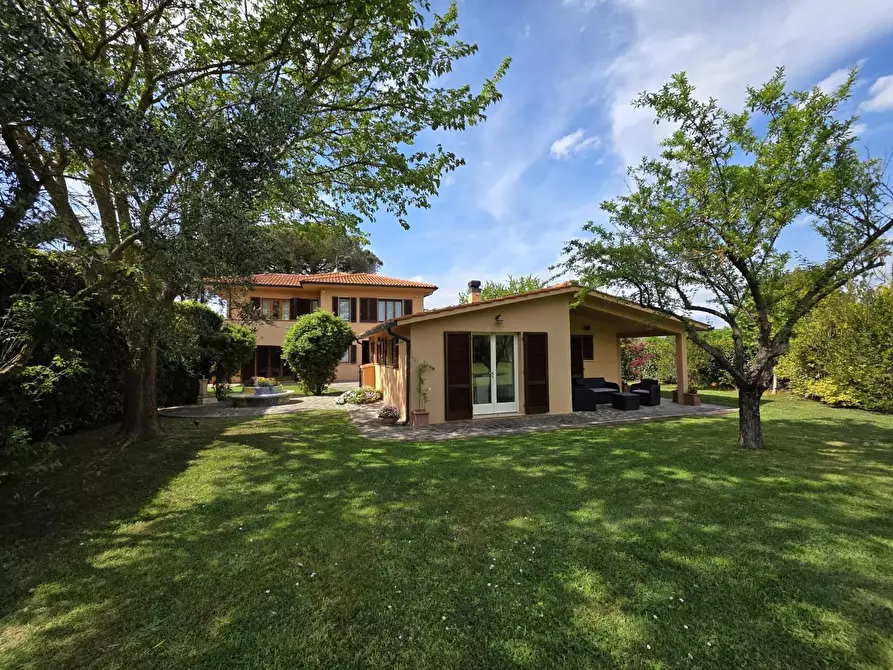 Immagine 66 di Villa in vendita  a Crespina Lorenzana