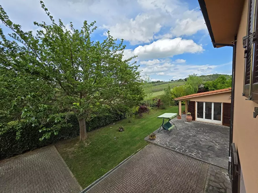 Immagine 12 di Villa in vendita  a Crespina Lorenzana