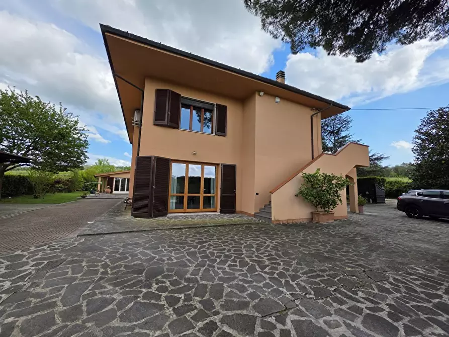 Immagine 6 di Villa in vendita  a Crespina Lorenzana