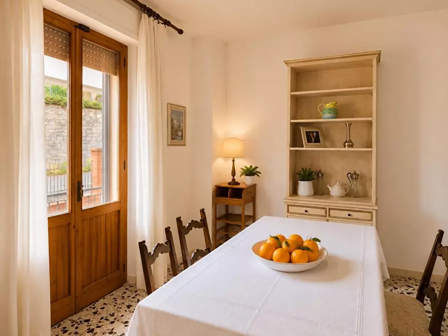 Immagine 11 di Villa in vendita  a Torrita Di Siena