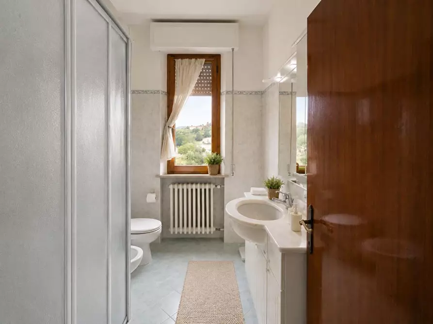 Immagine 22 di Villa in vendita  a Torrita Di Siena