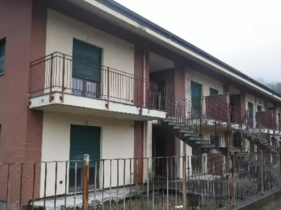 Immagine 30 di Palazzo in vendita  a Castiglione Torinese