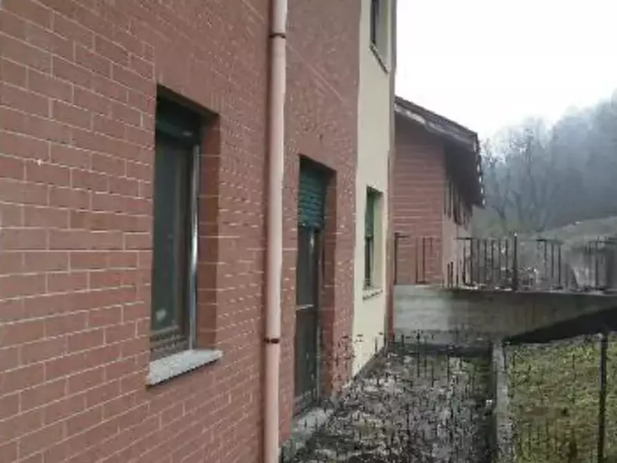 Immagine 9 di Palazzo in vendita  a Castiglione Torinese