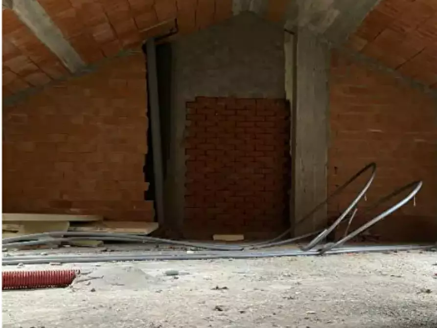 Immagine 28 di Palazzo in vendita  a Castiglione Torinese