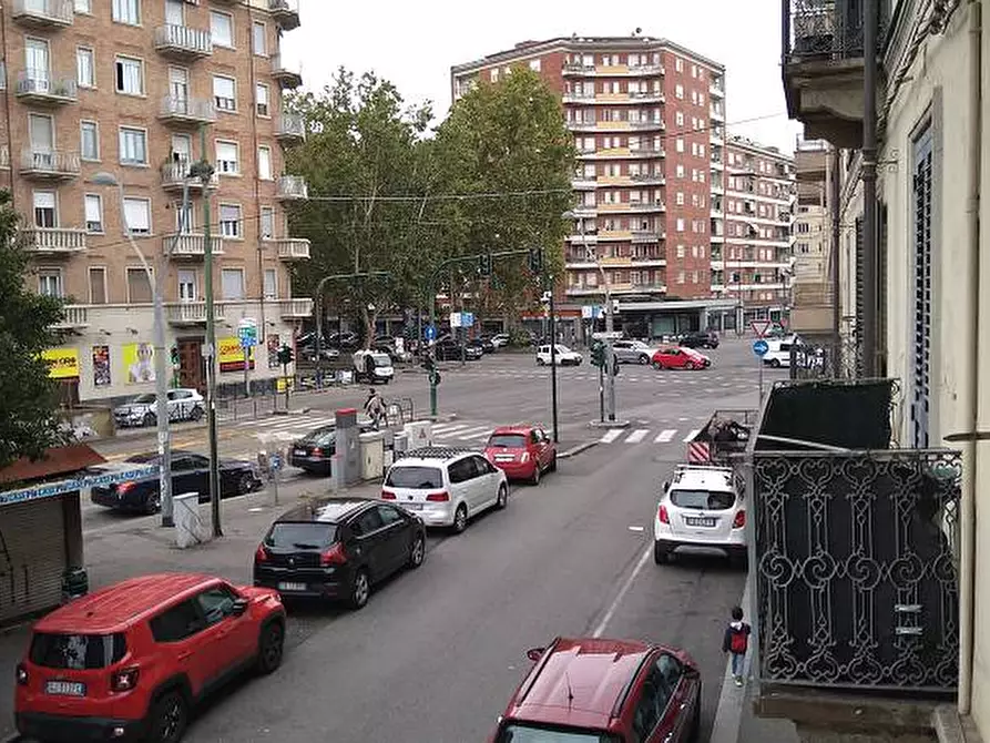 Immagine 1 di Appartamento in vendita  a Torino