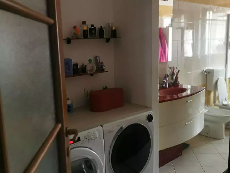Immagine 11 di Appartamento in vendita  a Torino