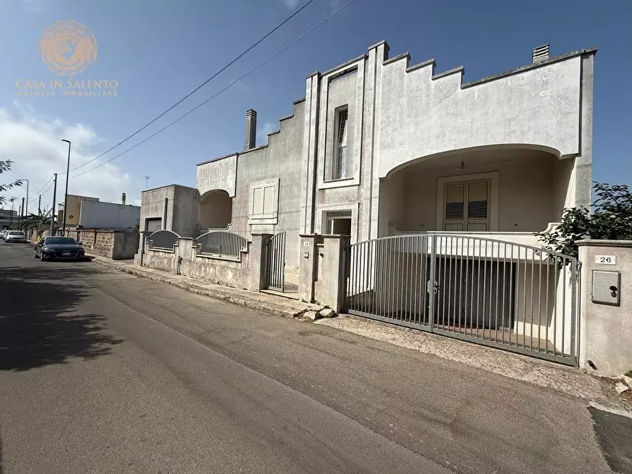 Immagine 2 di Casa indipendente in vendita  a Castrignano Del Capo