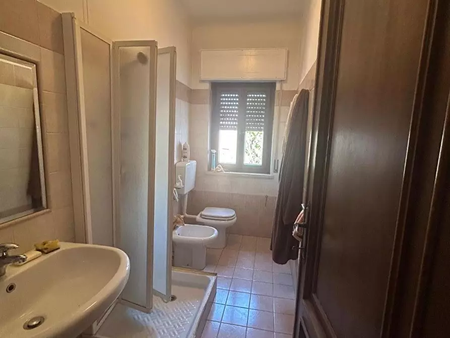 Immagine 13 di Villa in vendita  a Viareggio
