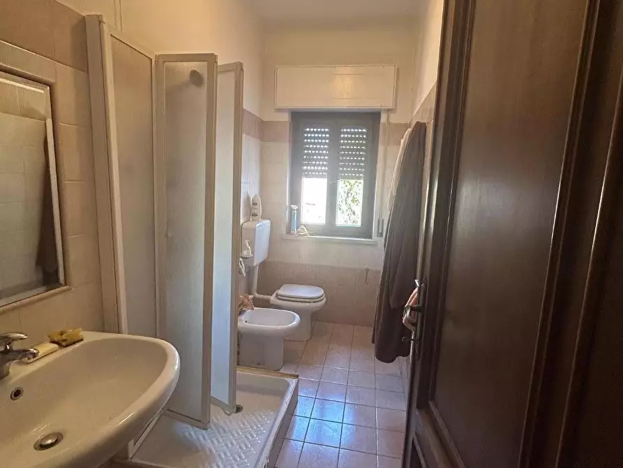 Immagine 12 di Villa in vendita  a Viareggio