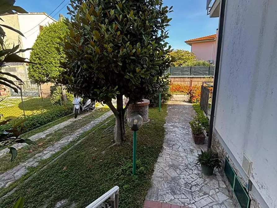 Immagine 3 di Casa bifamiliare in vendita  a Pisa