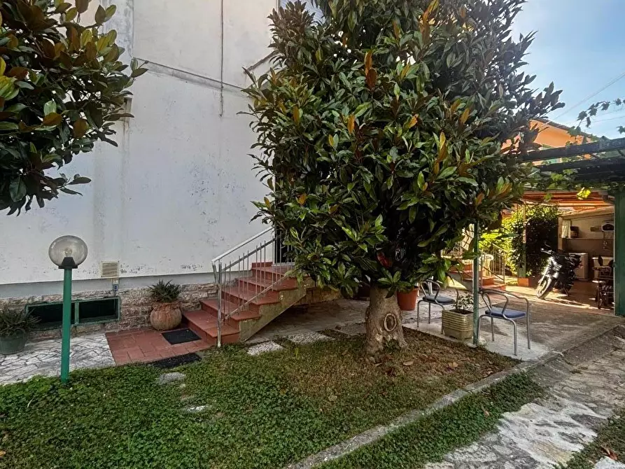 Immagine 8 di Casa bifamiliare in vendita  a Pisa