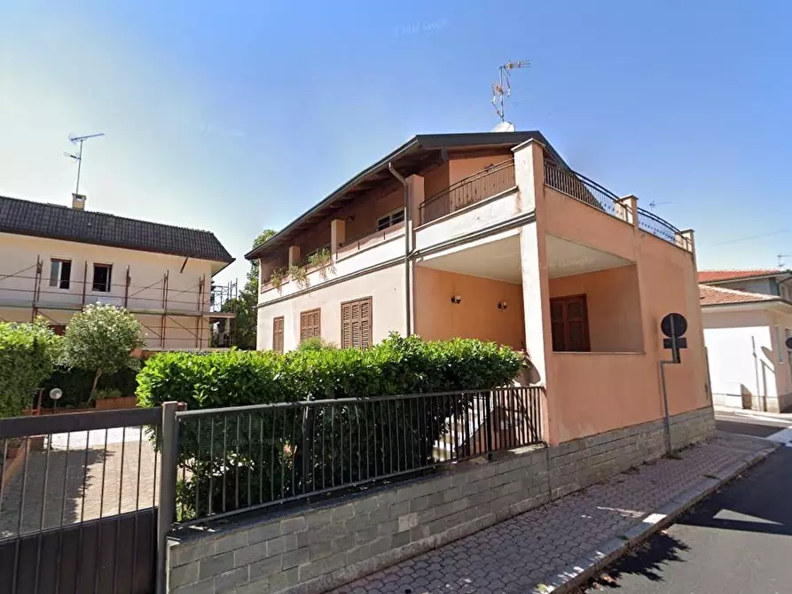 Immagine 1 di Villa in vendita  a Vittuone