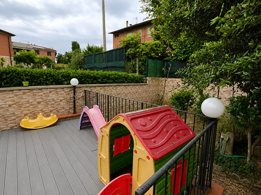 Immagine 10 di Terratetto in vendita  a Colle Di Val D'elsa