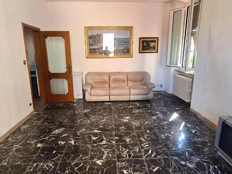 Immagine 2 di Appartamento in vendita  a Livorno