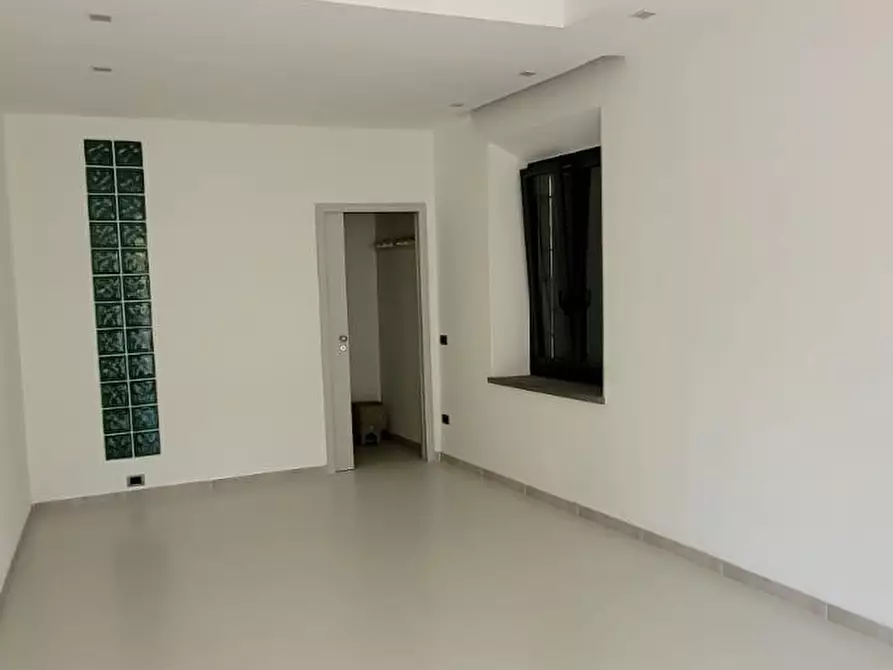 Immagine 7 di Locale commerciale in affitto  a San Giuliano Terme