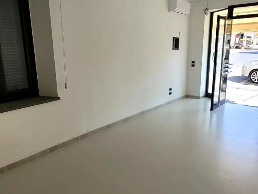 Immagine 5 di Locale commerciale in affitto  a San Giuliano Terme