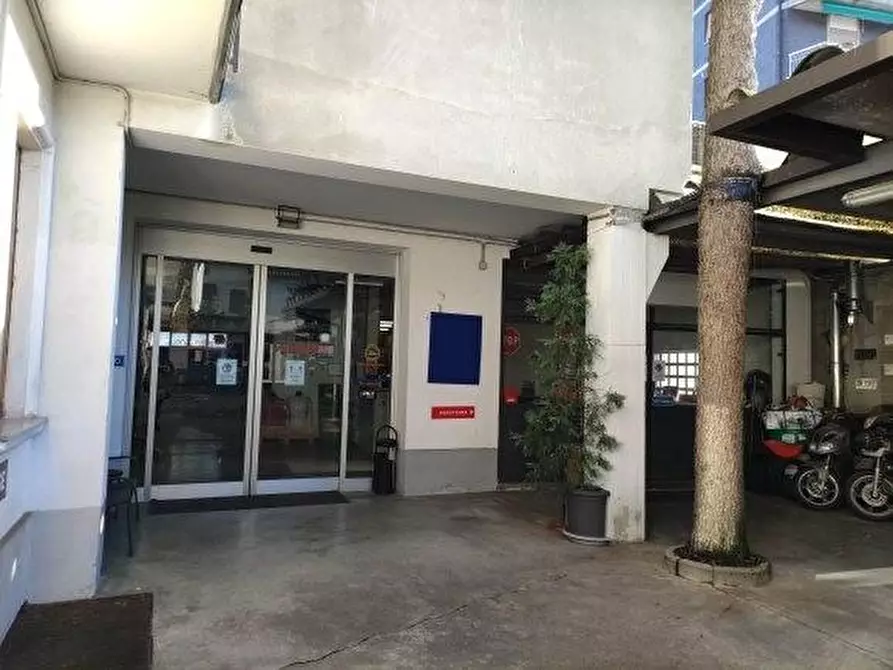 Immagine 4 di Attività artigianale in vendita  a Desio