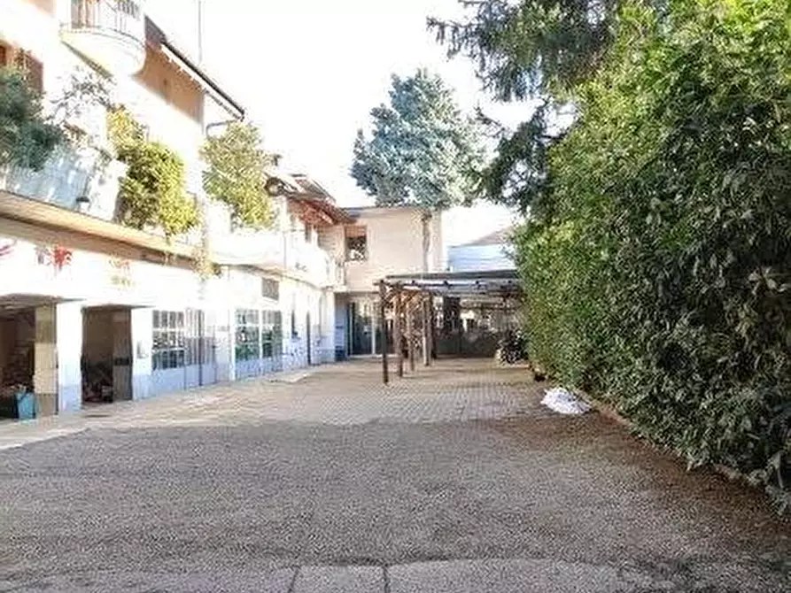 Immagine 7 di Attività artigianale in vendita  a Desio