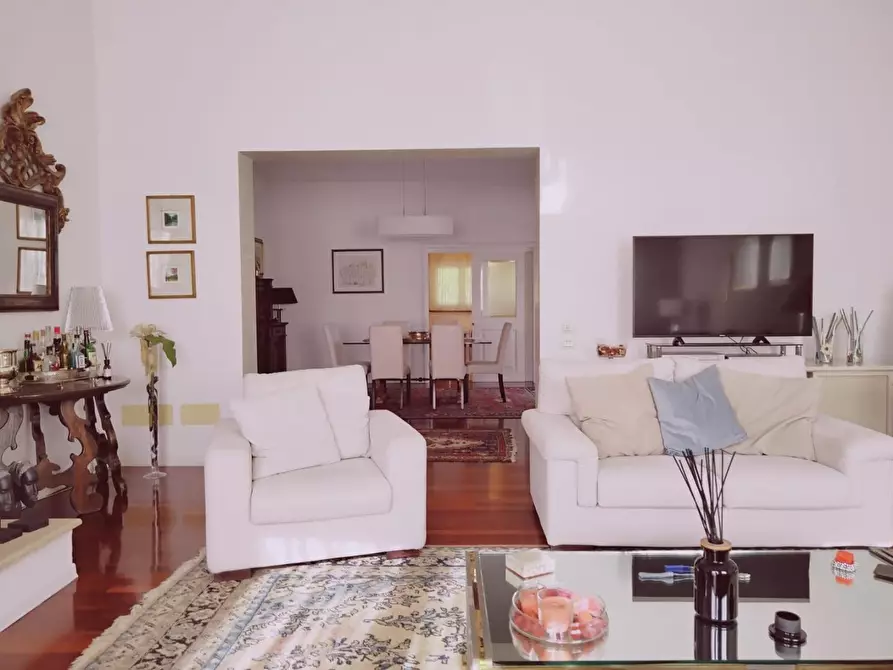 Immagine 2 di Villa in vendita  a Montelupo Fiorentino