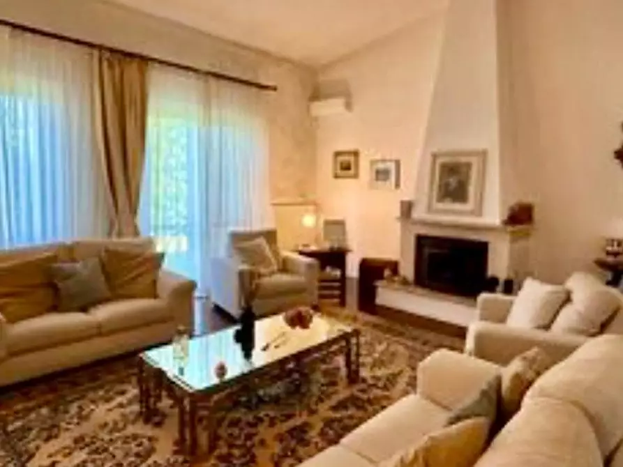Immagine 4 di Villa in vendita  a Montelupo Fiorentino