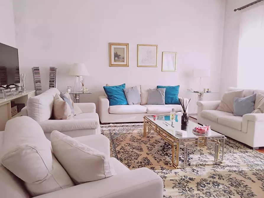 Immagine 1 di Villa in vendita  a Montelupo Fiorentino